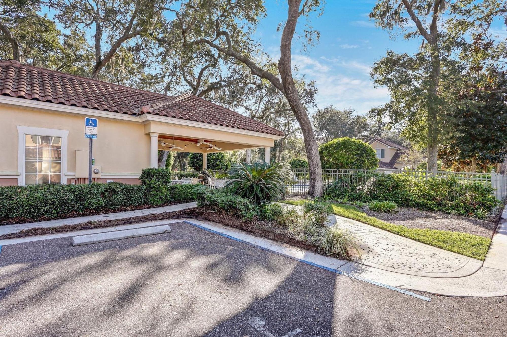 Gated Villas At Summer Beach American Beach Exterior photo